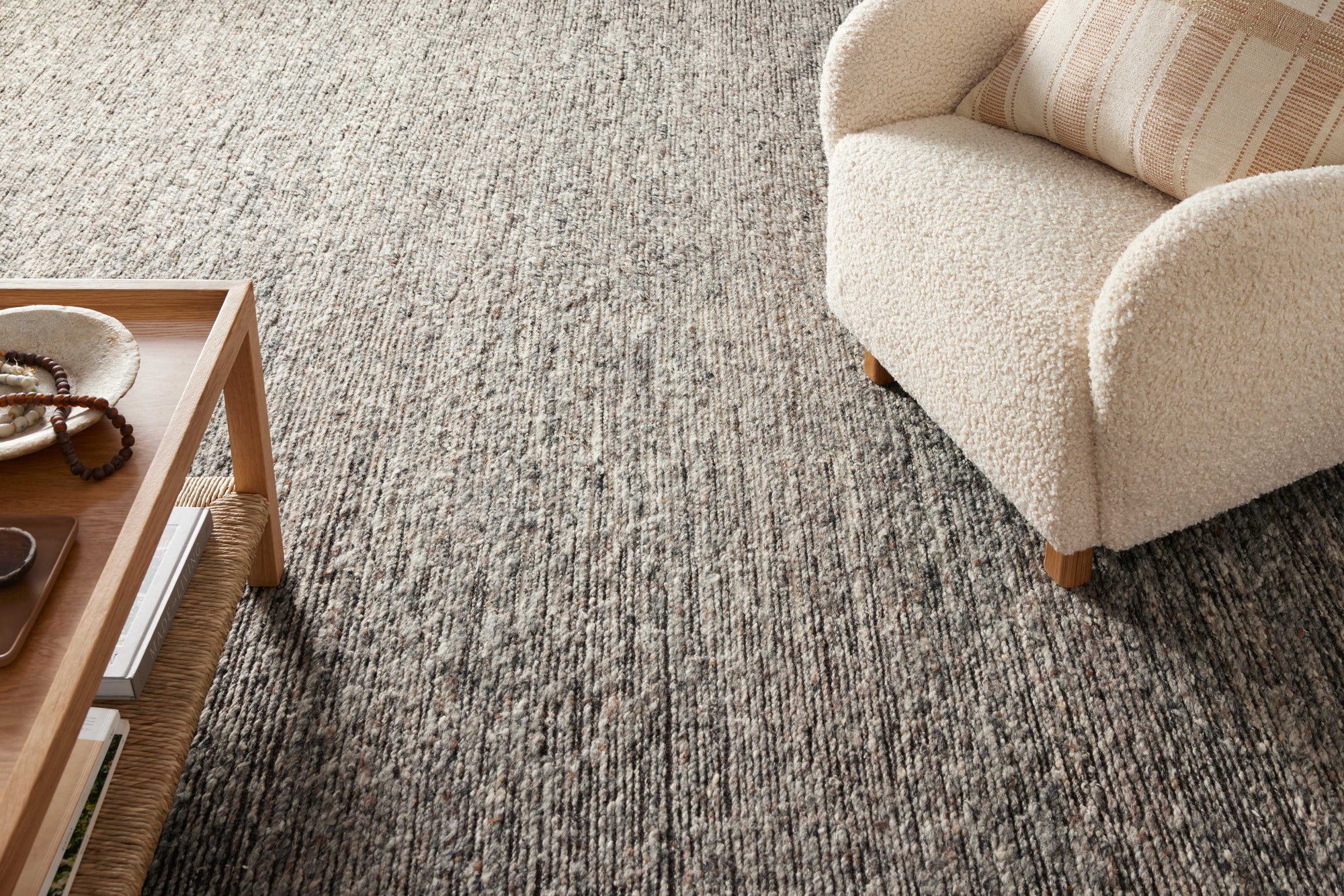 Consider These 3 Things When Choosing A Rug: Color, Texture, and Size
