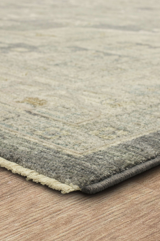 Adalia Kumra Dark Gray Coner