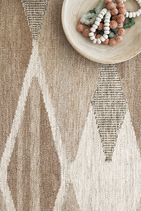 Evelina Eve-04 Taupe / Bark Close up