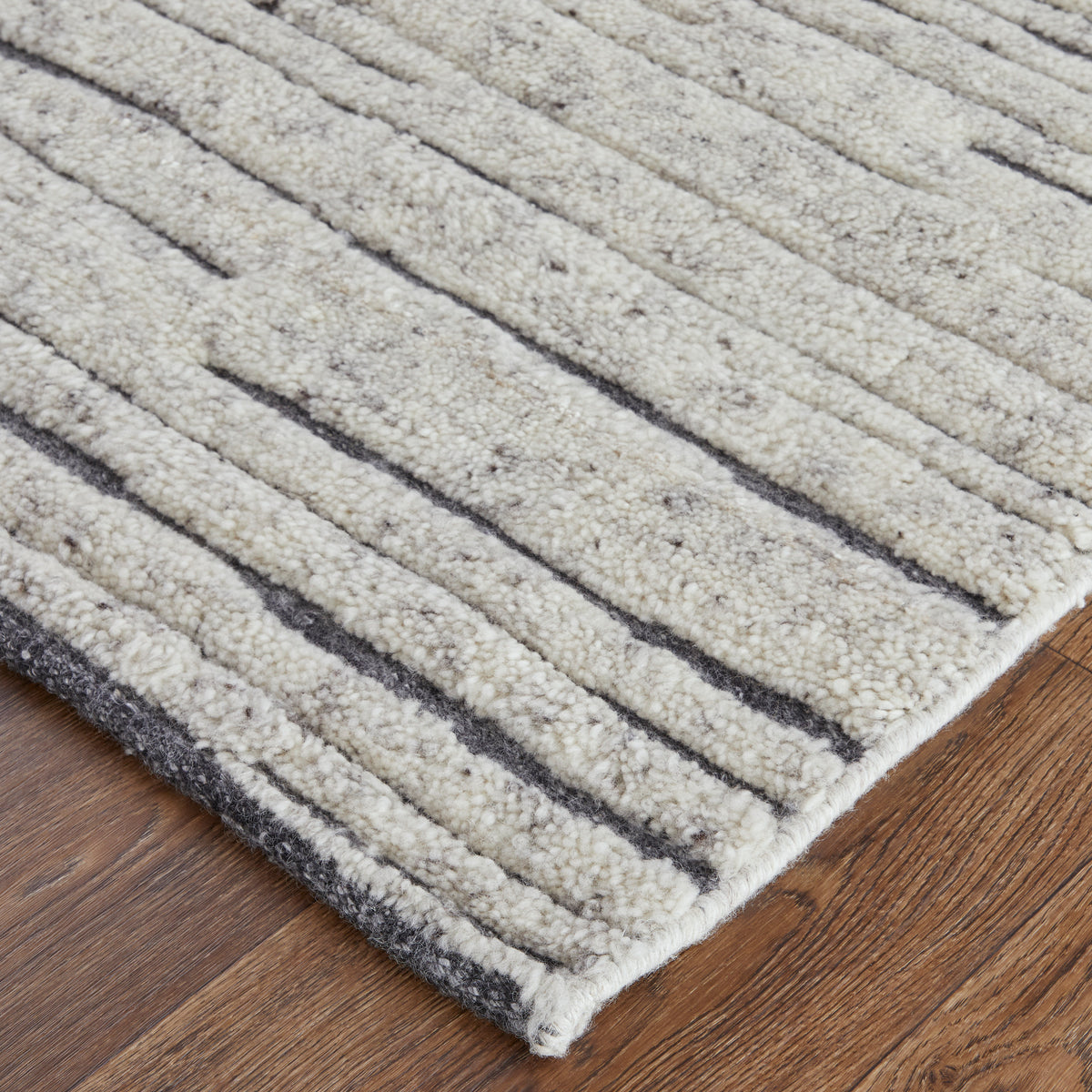 Broadfield Ivory T6037