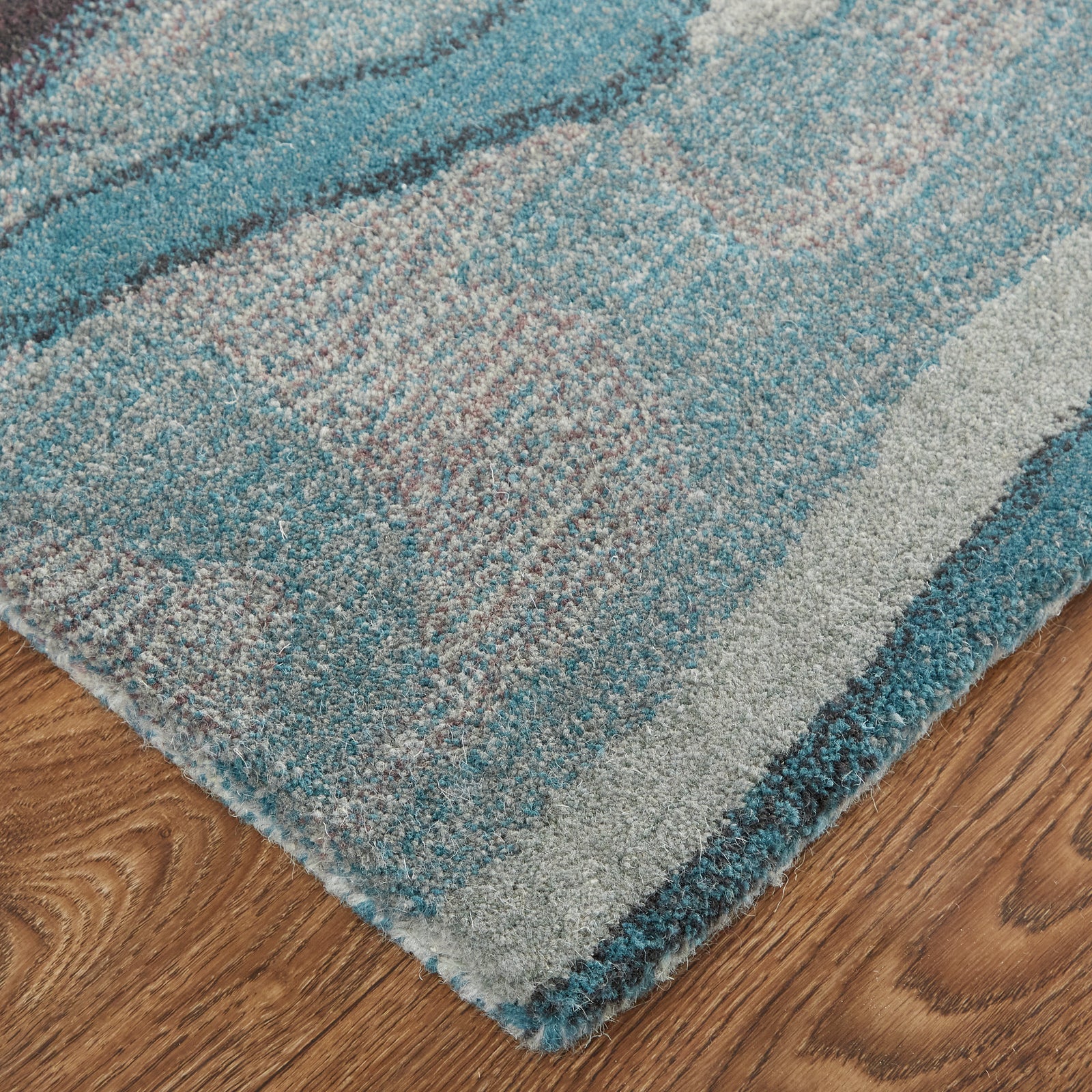 Amira Blue/Red/Ivory 8634F