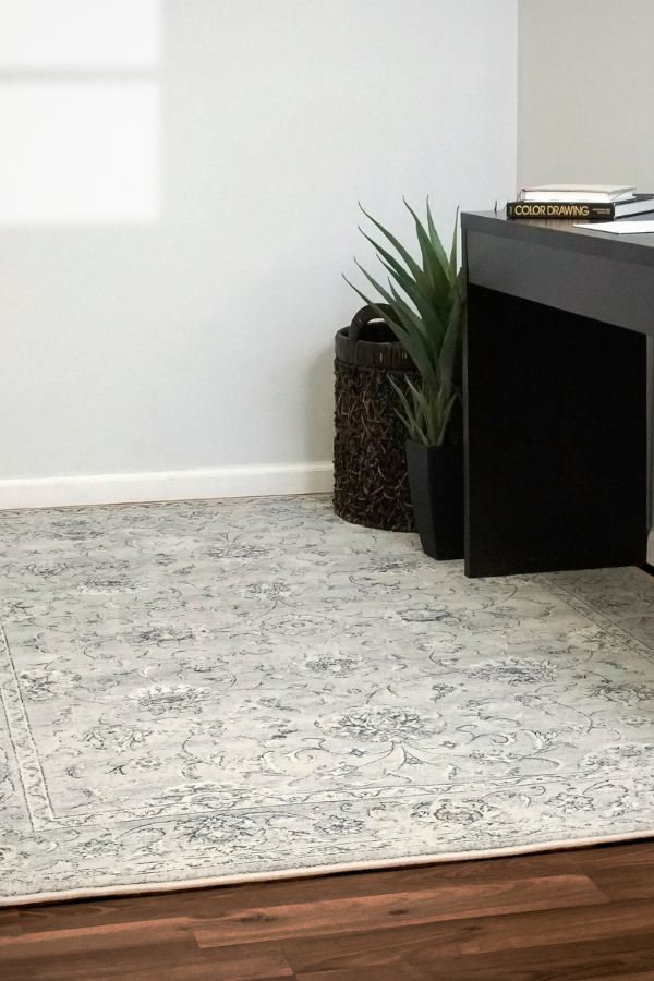 Ancient Garden 57126-9696 Silver/Grey