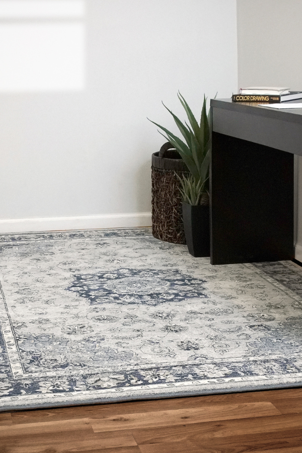 Ancient Garden 57559-9686 Silver/Blue