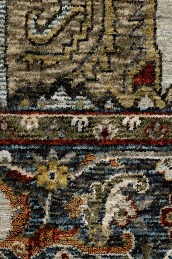 Pierre 1144W CloseUp