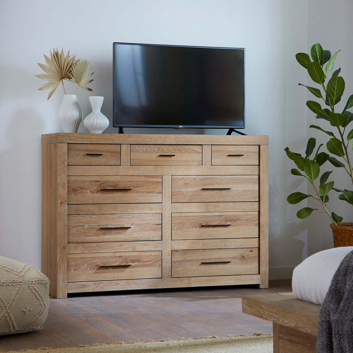 Modern Loft Chesser - Khaki