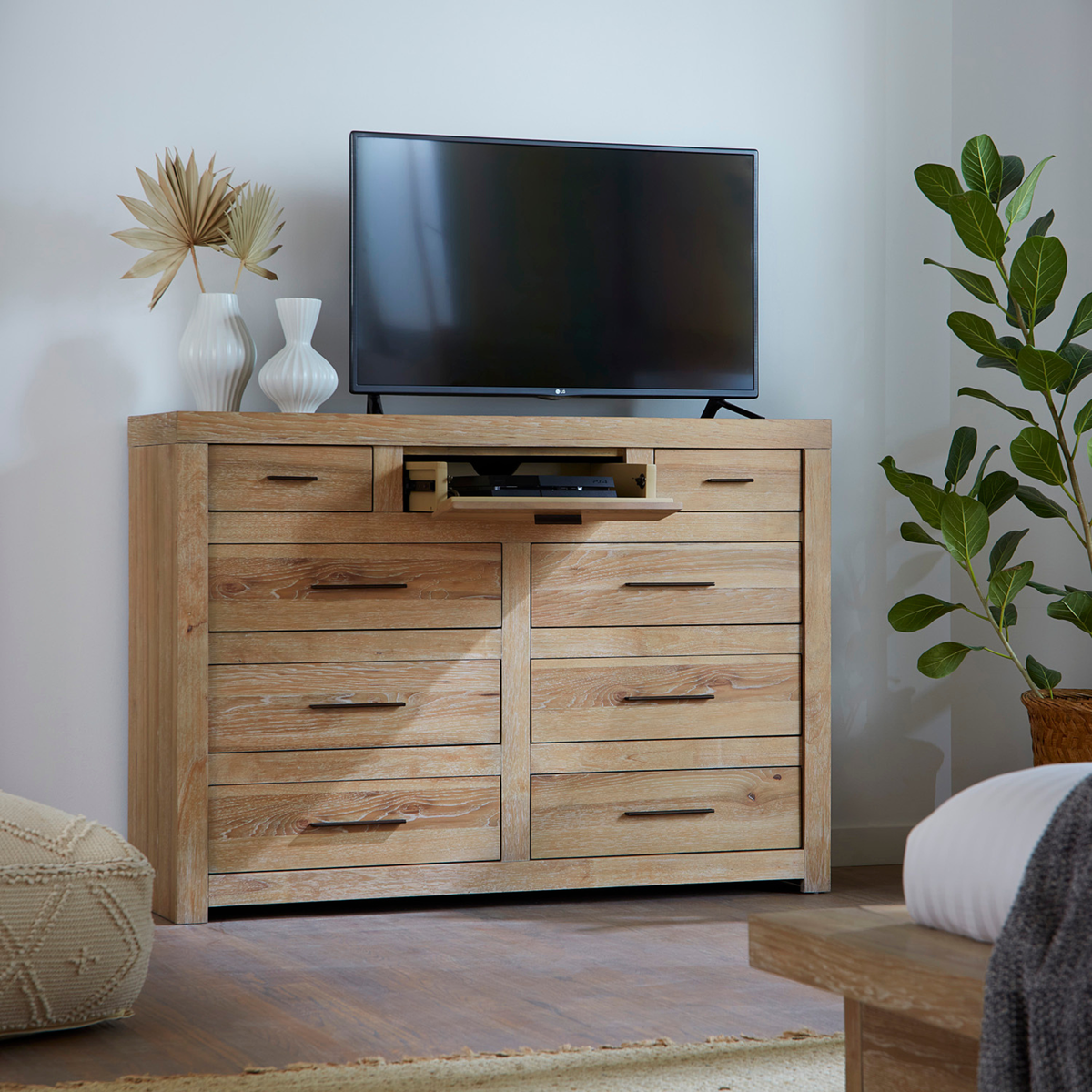 Modern Loft Chesser - Khaki