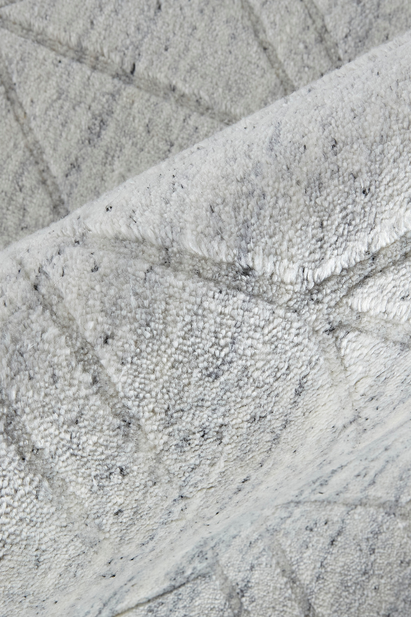 Detroit White / Silver 8847F