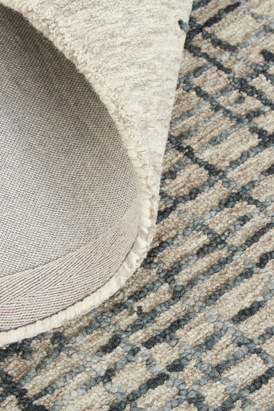 Mitch Gray / Charcoal