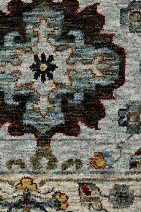 Pierre 561W1 CloseUp