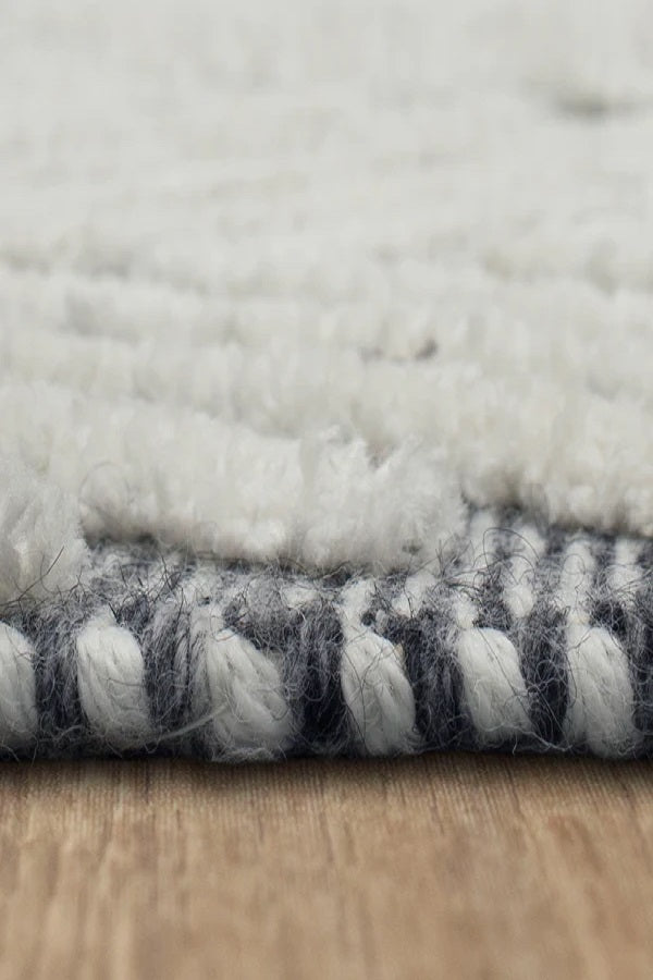 Sirocco Tipaza Black/White by Drew & Jonathan