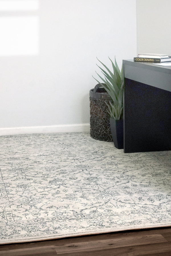 Ancient Garden 57136-9696 Silver/Grey