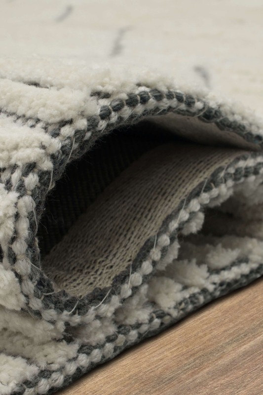 Sirocco Beni Black/White by Drew & Jonathan CloseUP